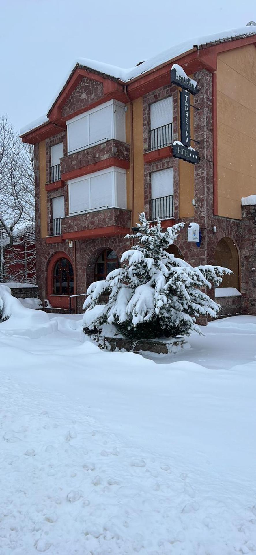 Hotel Tierra de la Reina Boca de Huérgano Exterior foto